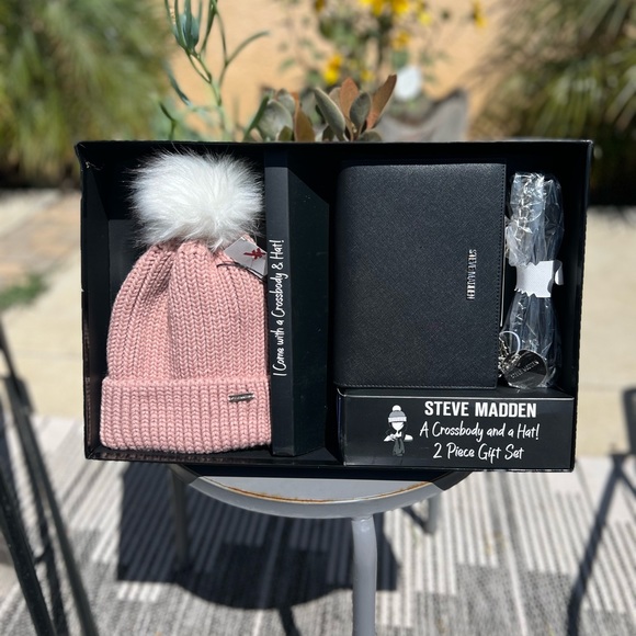 Steve Madden Handbags - Steve Madden Cross Body Bag + Hat